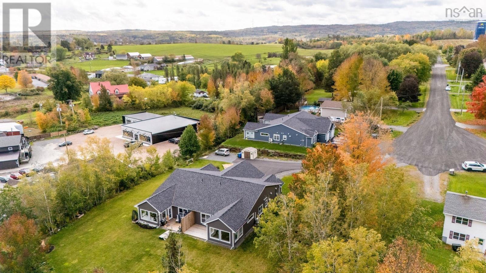 36 Pemberton Avenue - 42