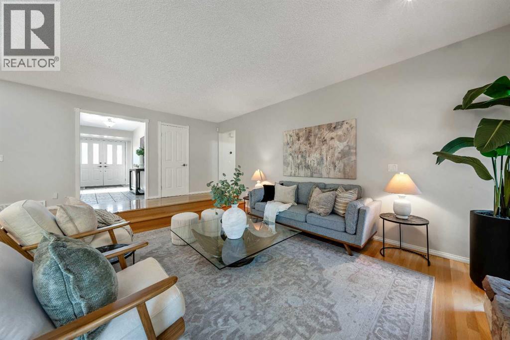 224 Varsity Crescent NW - 11