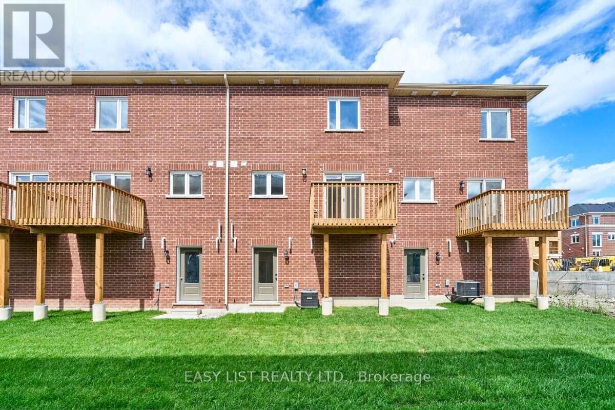 27 Nady Lane, Clarington, ON photo 6