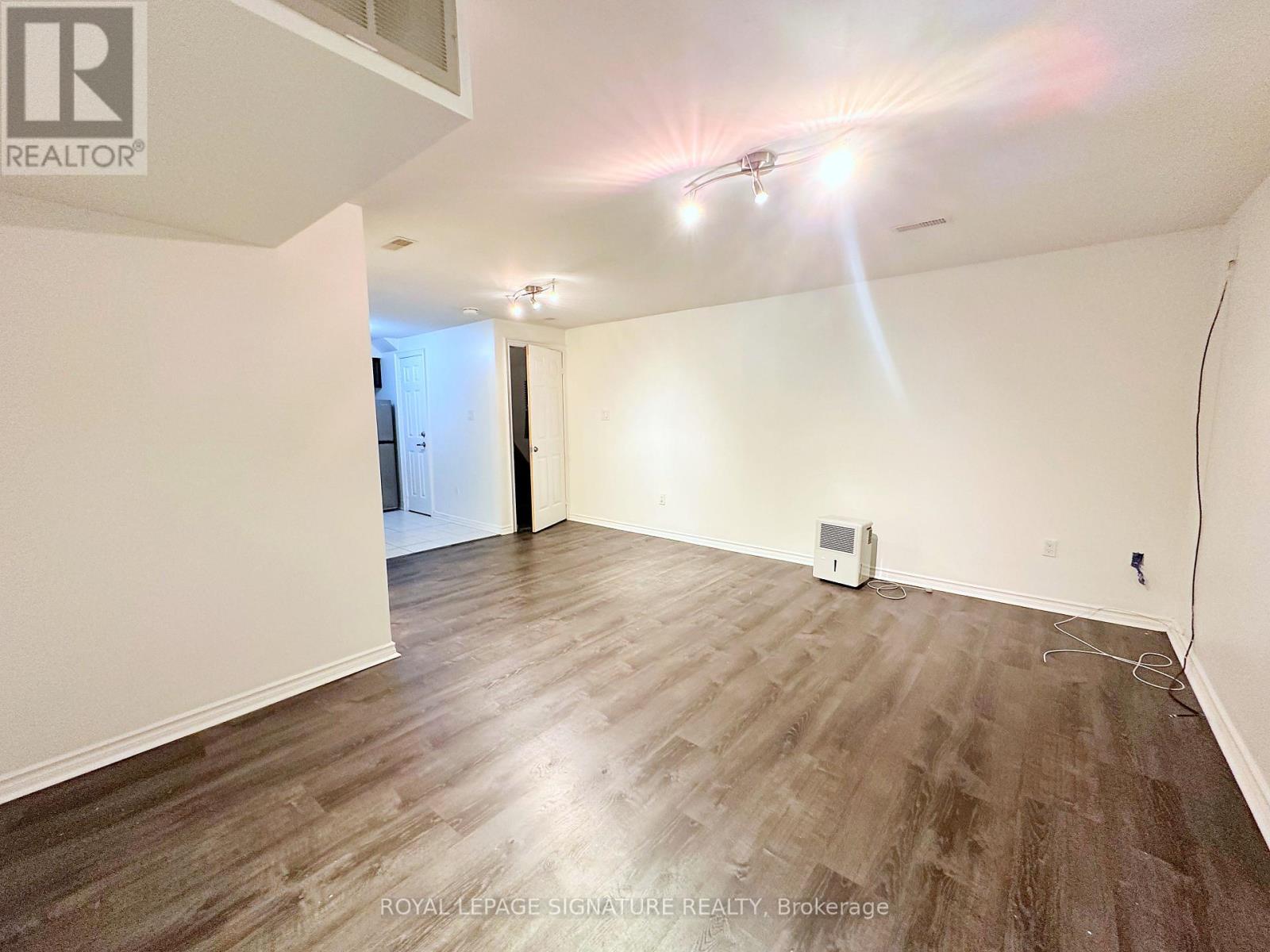 BSMT - 62 BEAVER AVENUE, Toronto (Dovercourt-Wallace Emerson-Junction) — photo 7