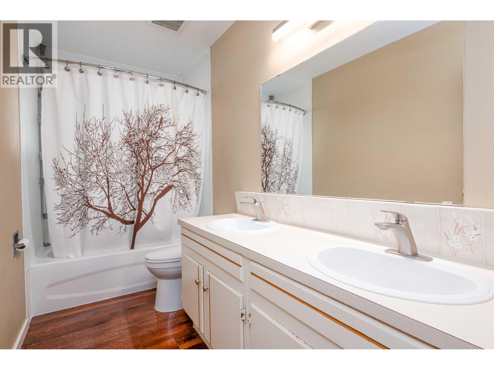 140 MCKINLEY CRESCENT - 21