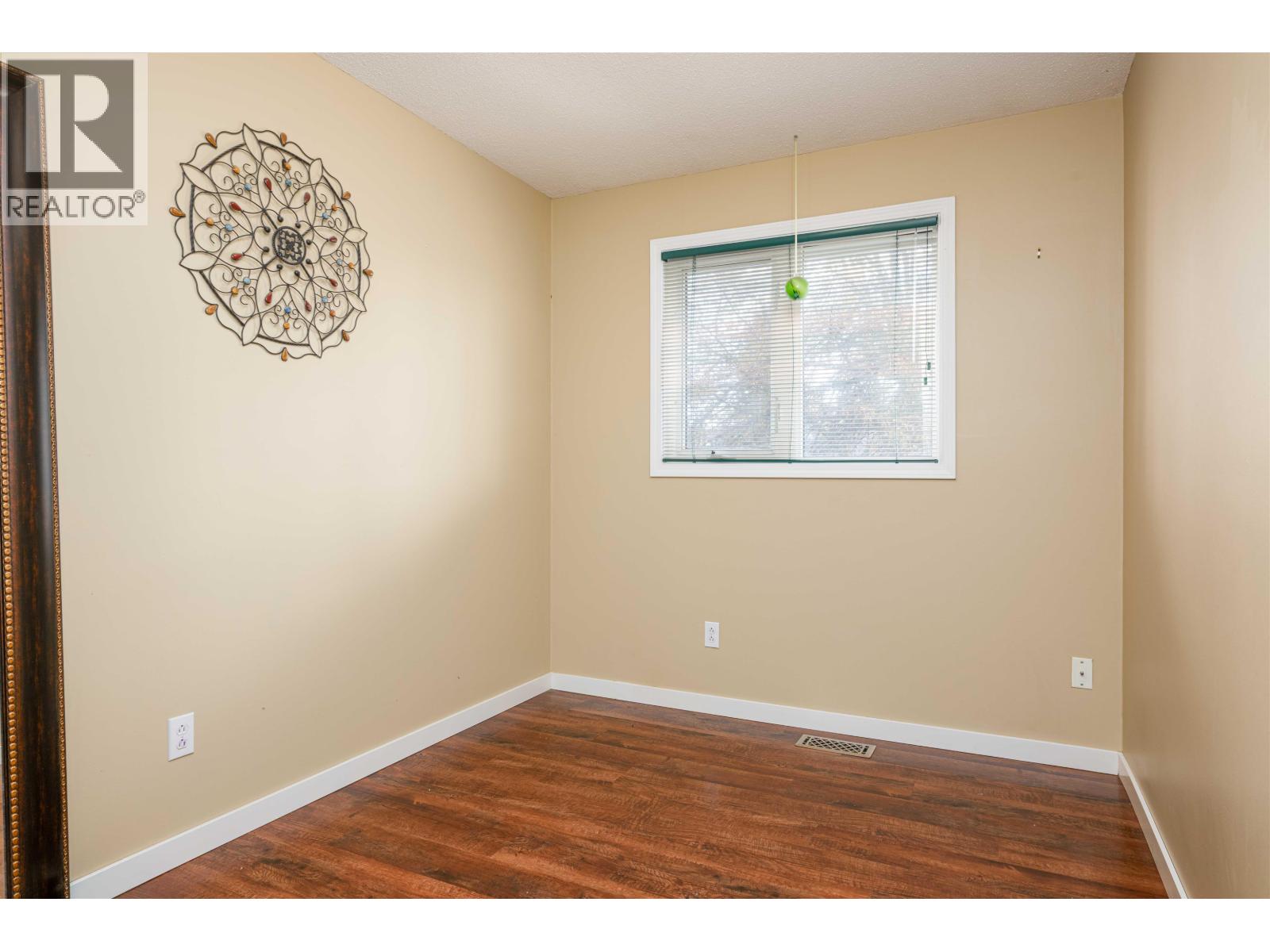 140 MCKINLEY CRESCENT - 22