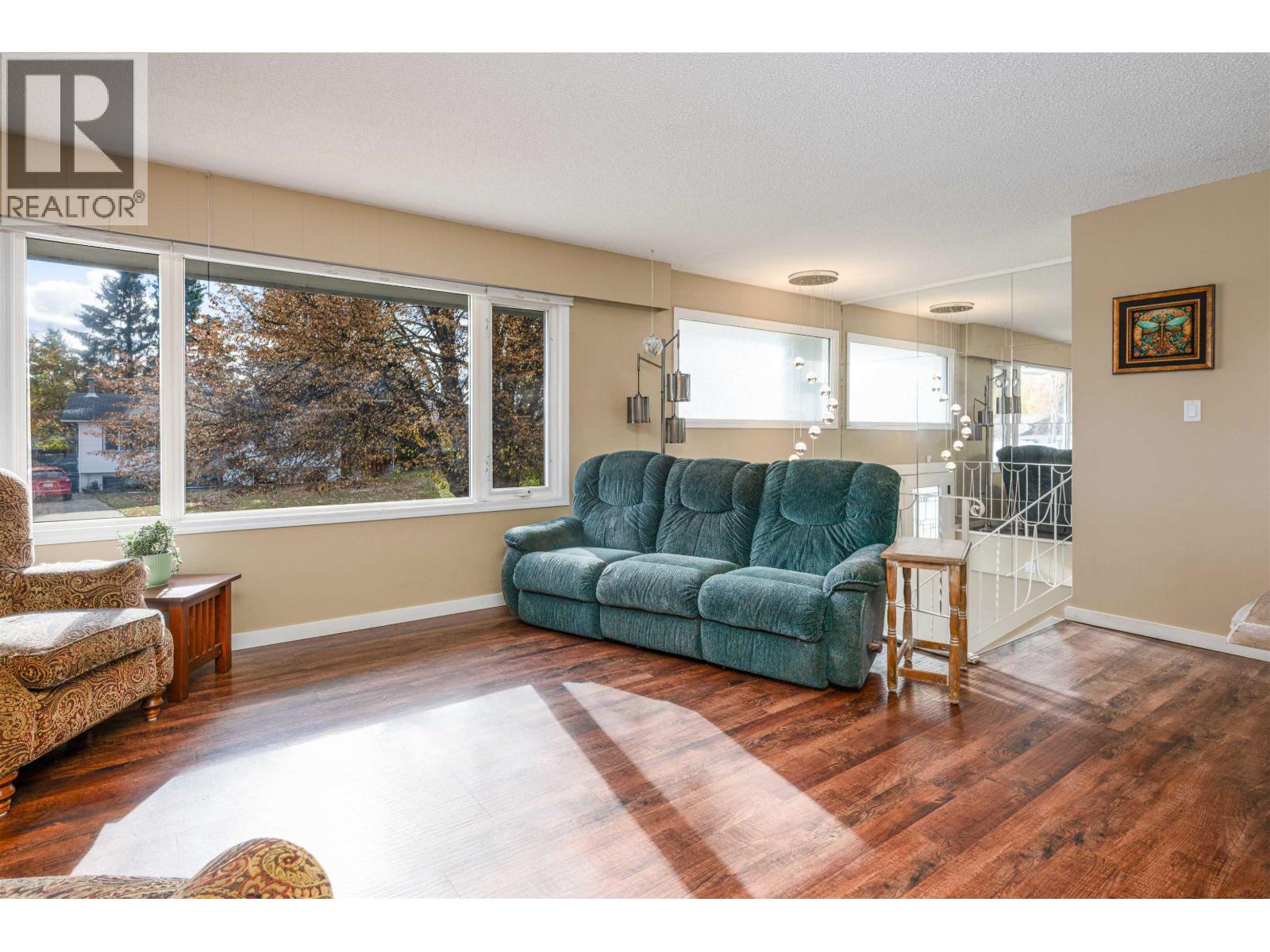 140 MCKINLEY CRESCENT - 13
