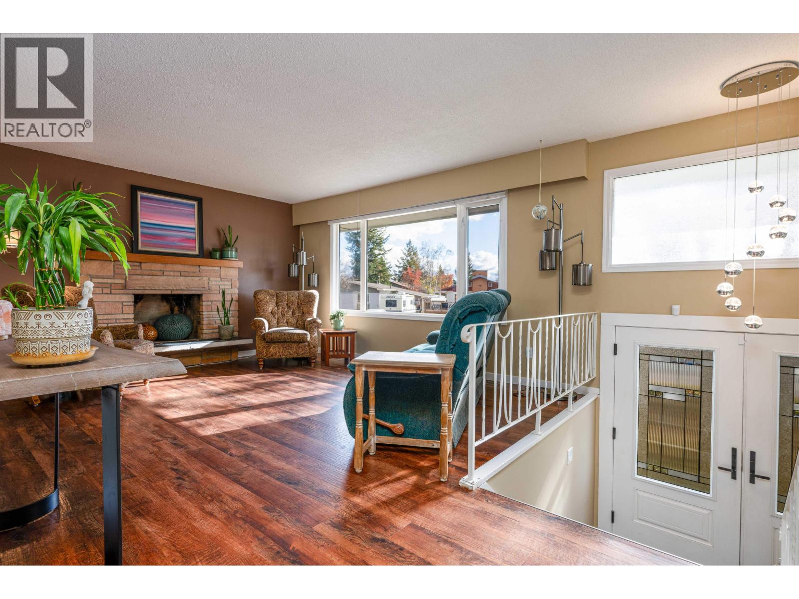 140 MCKINLEY CRESCENT - 17