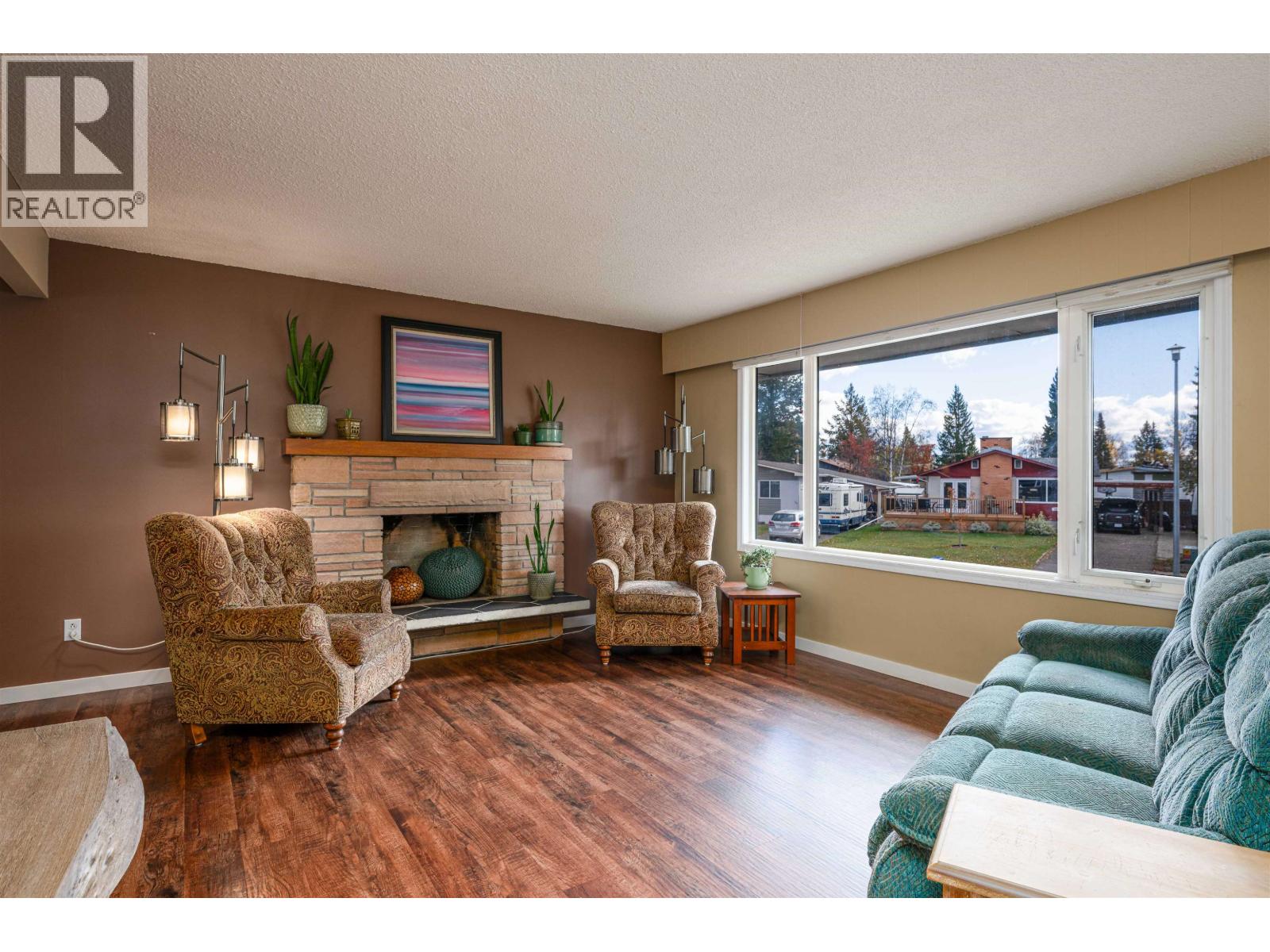 140 MCKINLEY CRESCENT - 14