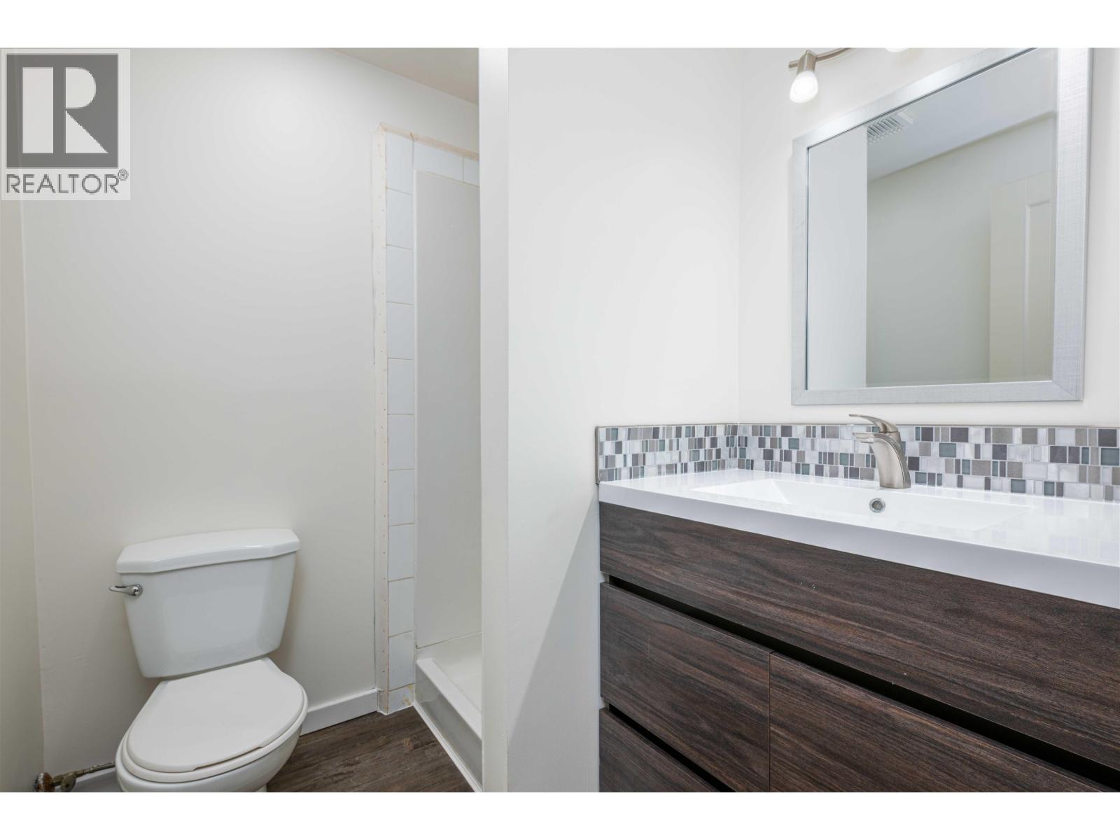 140 MCKINLEY CRESCENT - 29