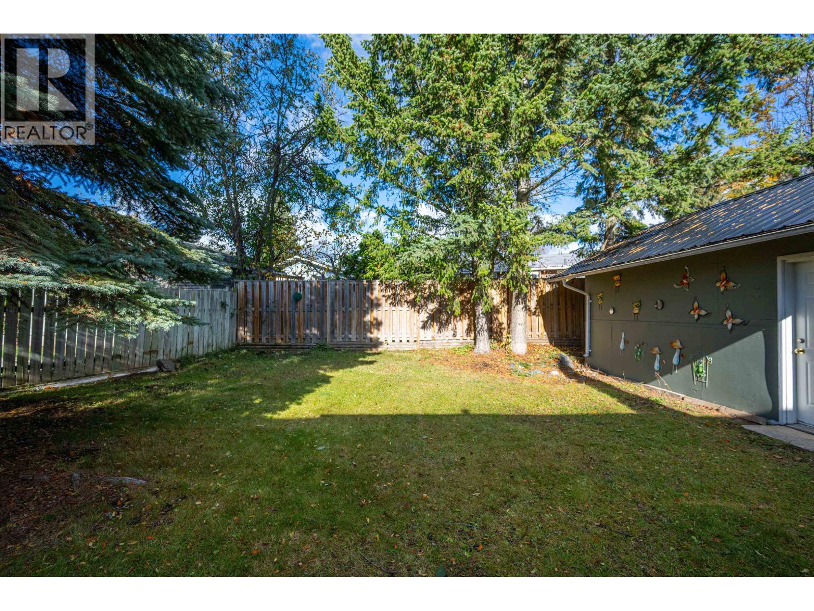 140 MCKINLEY CRESCENT - 34