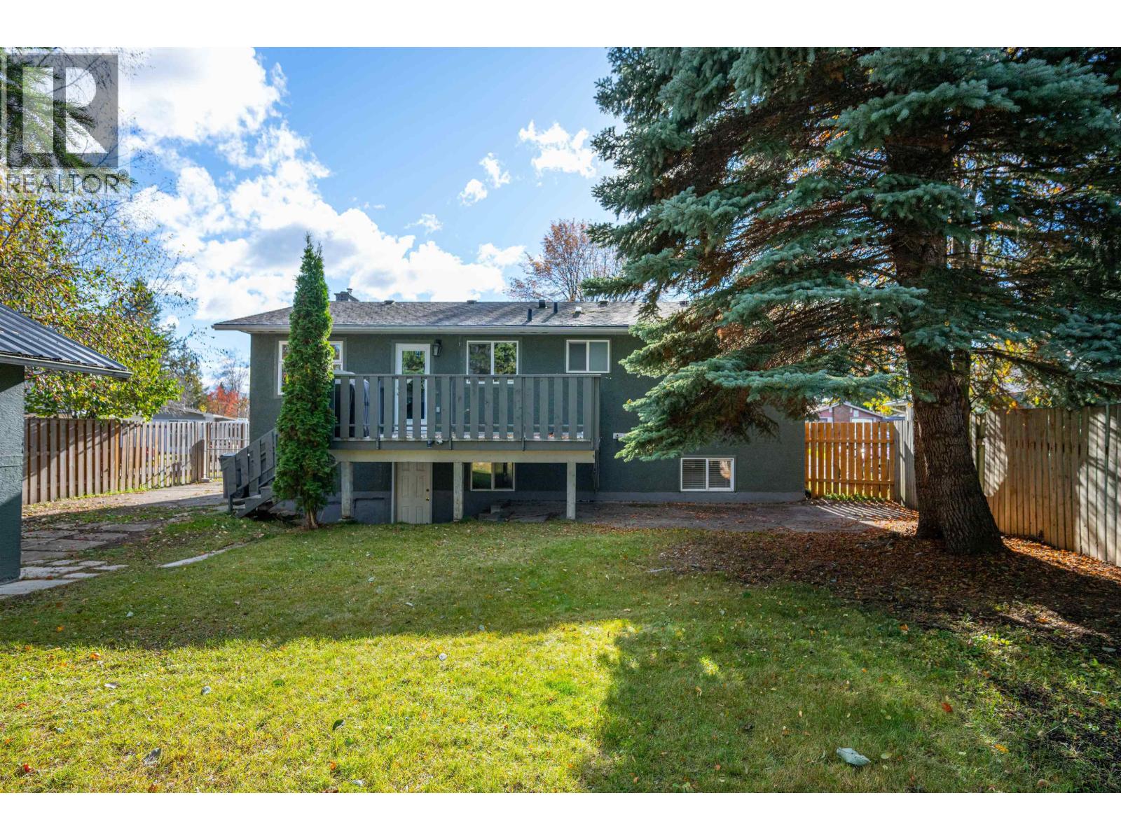 140 MCKINLEY CRESCENT - 36