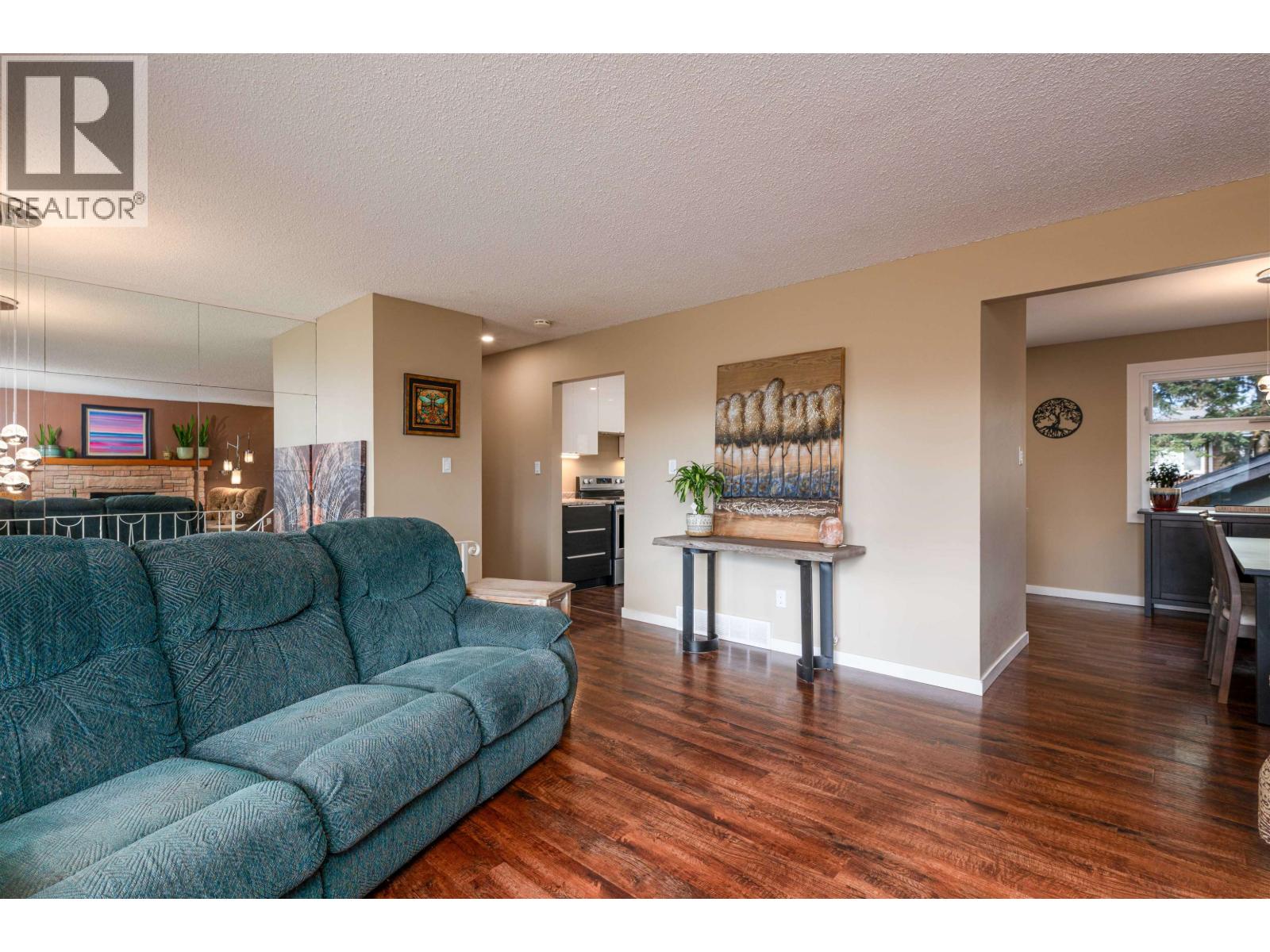 140 MCKINLEY CRESCENT - 15