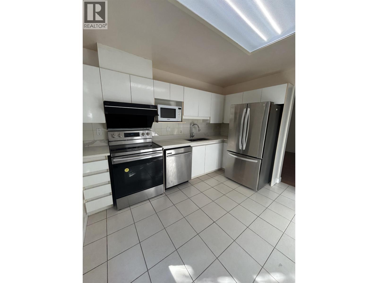 201 4689 HAZEL STREET, Burnaby - Image 1