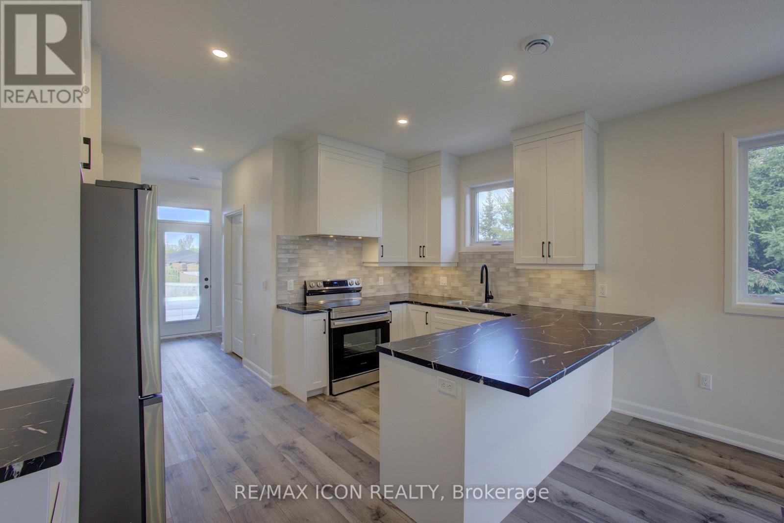 440 King Street East — photo 14