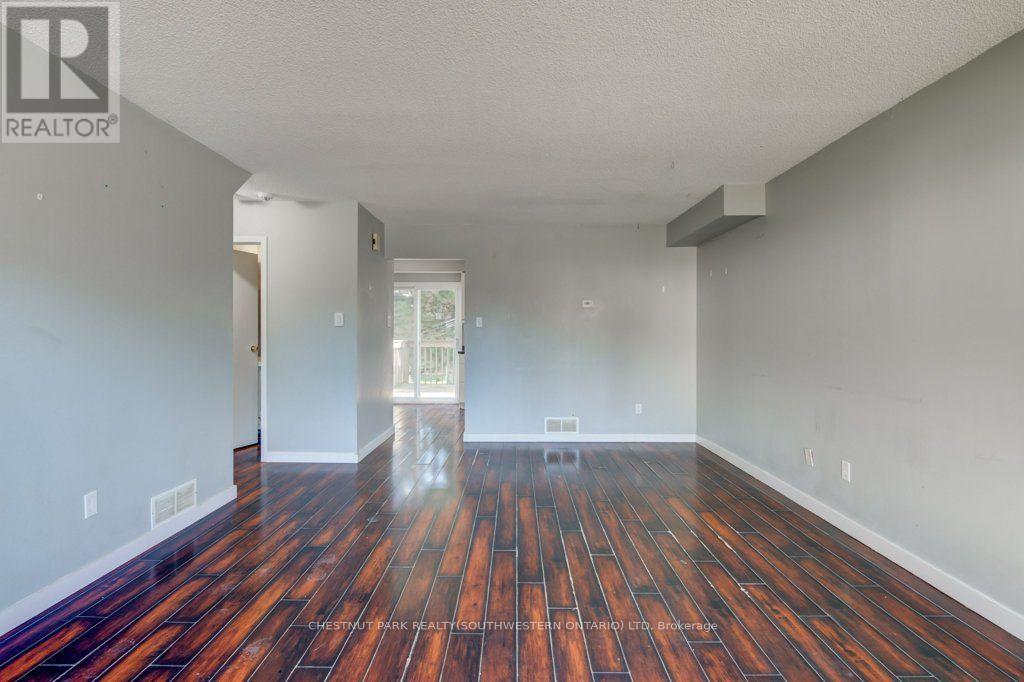 16 - 320 WESTMINISTER AVENUE, London South (South H) — photo 8