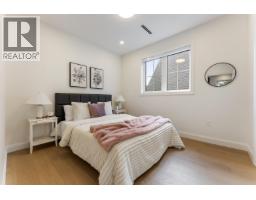 1 2256 E Pender Street, Vancouver, BC V5L1X4 Photo 29