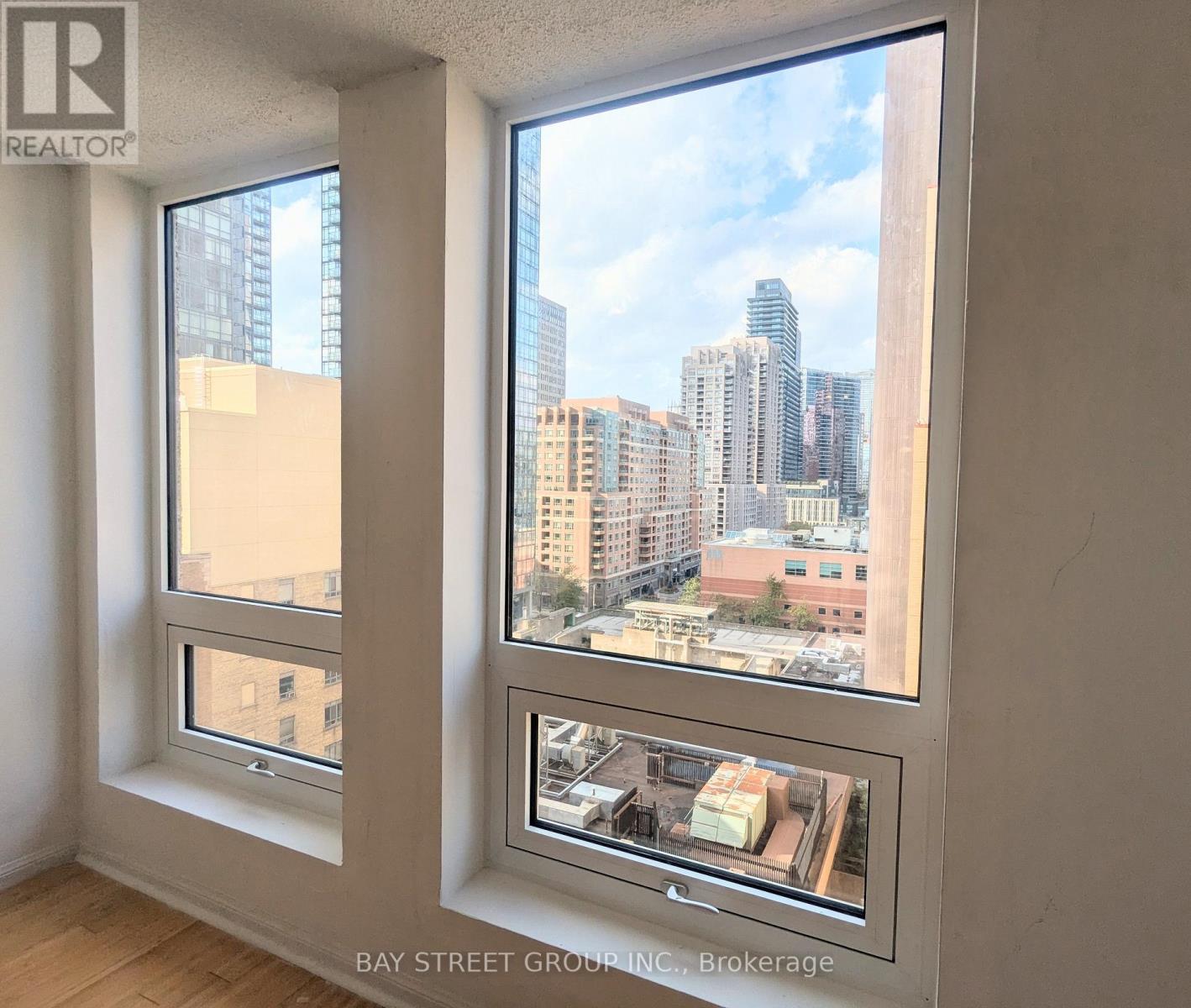 25 Grenville Street — photo 14