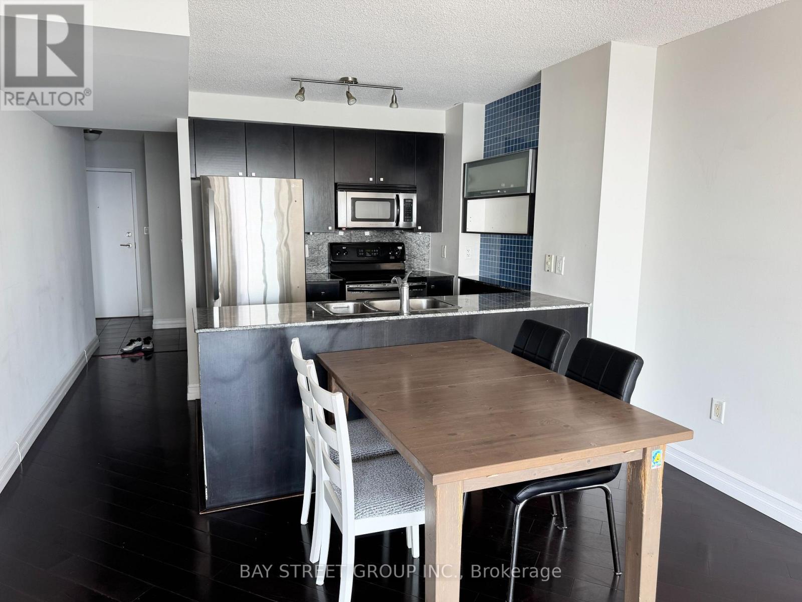 11 Brunel Court — photo 8