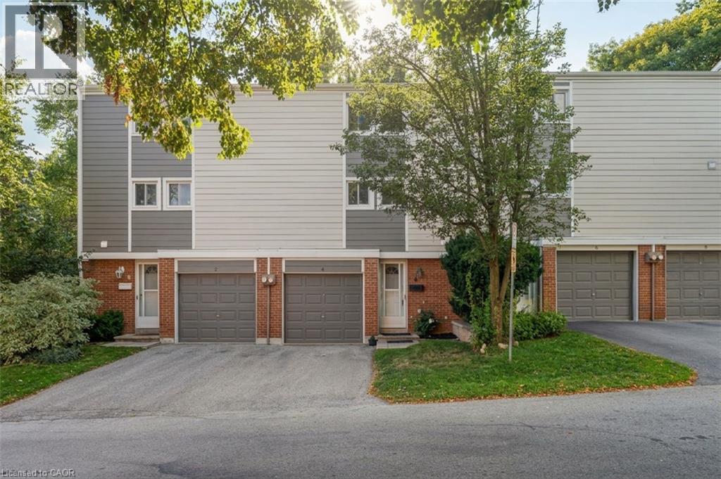 4 PATRICE Court, Dundas