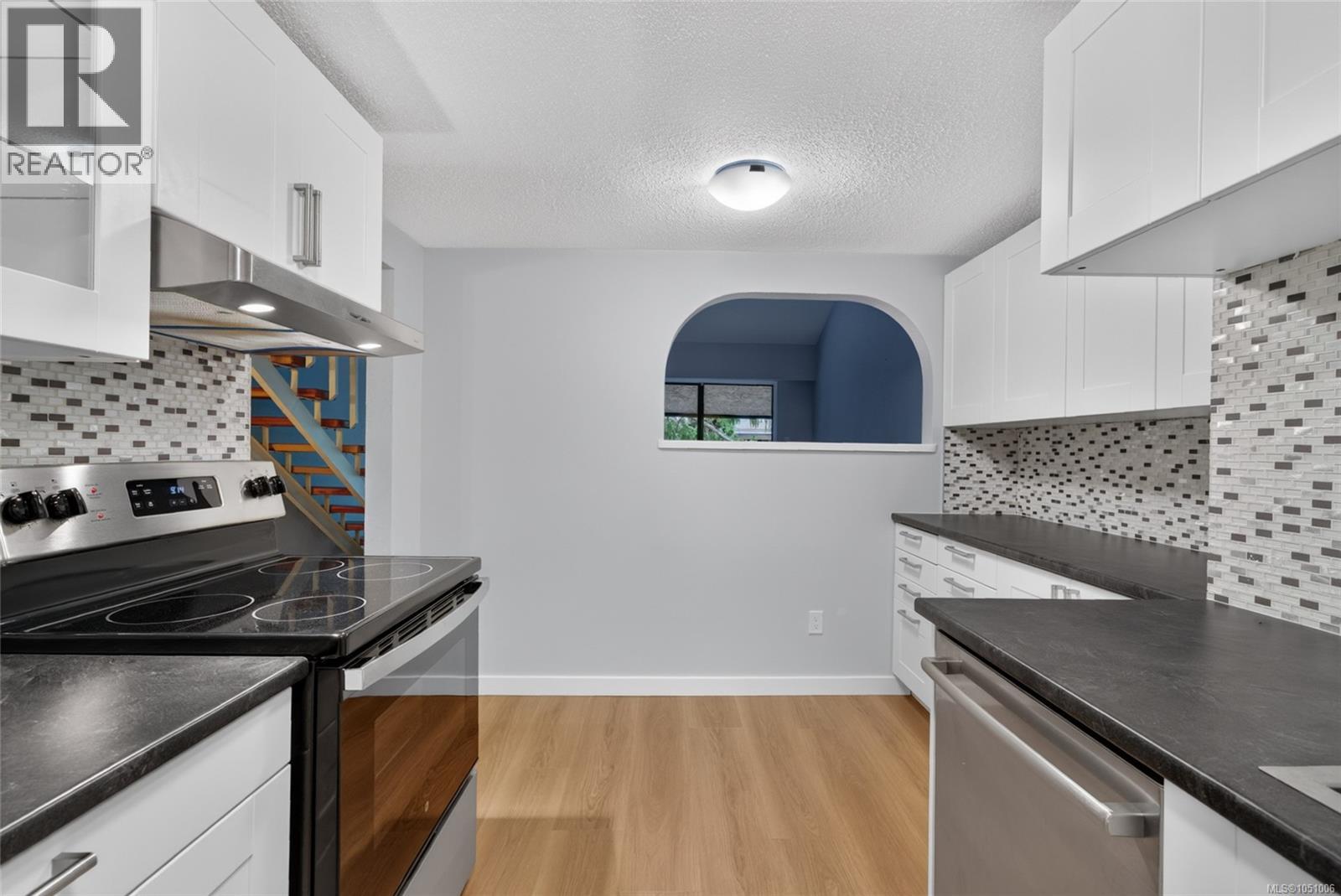#412 1005 McKenzie Ave - 4