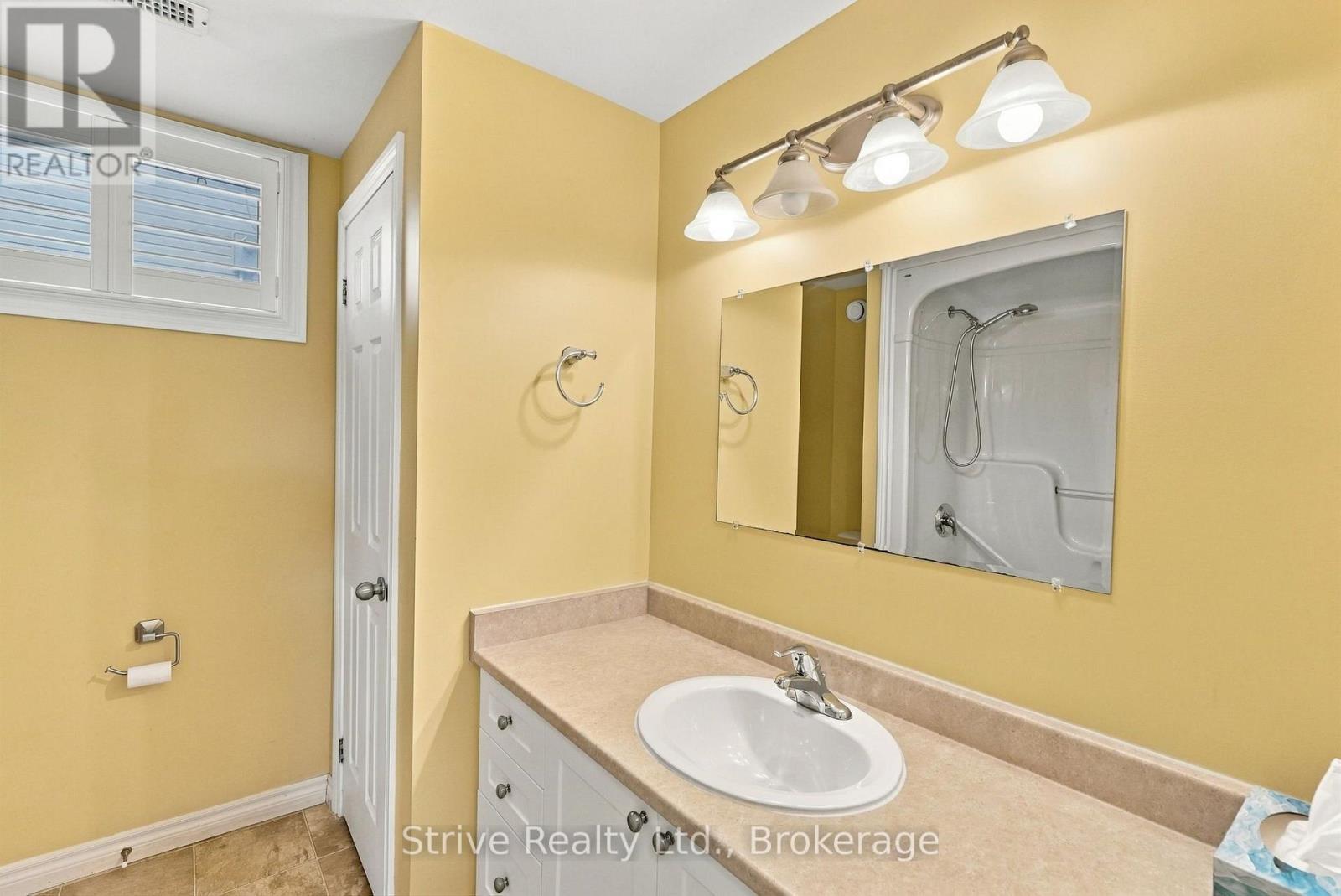 28 CLIFTON ROAD - 37
