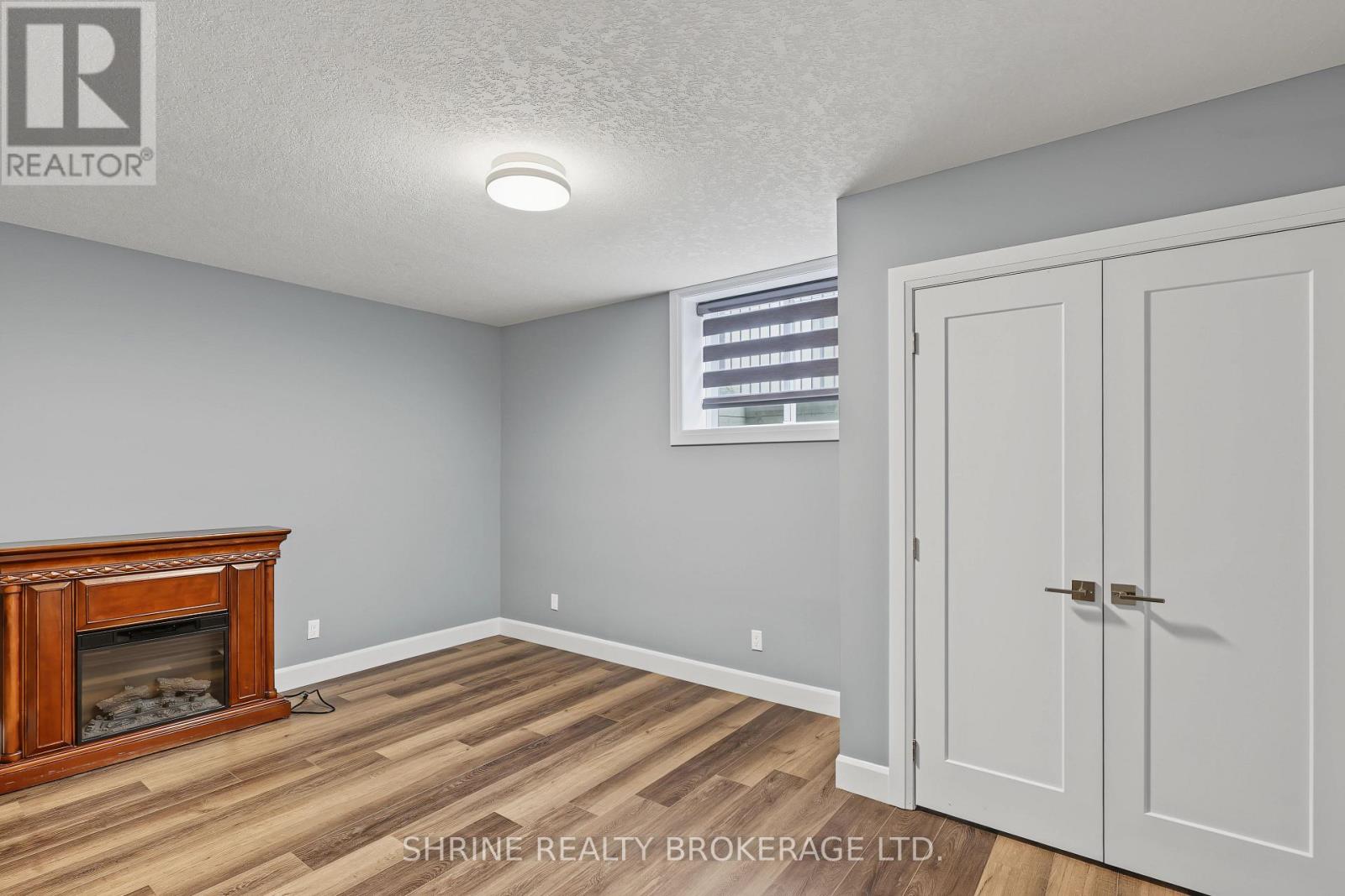 977 Longworth Road — photo 38