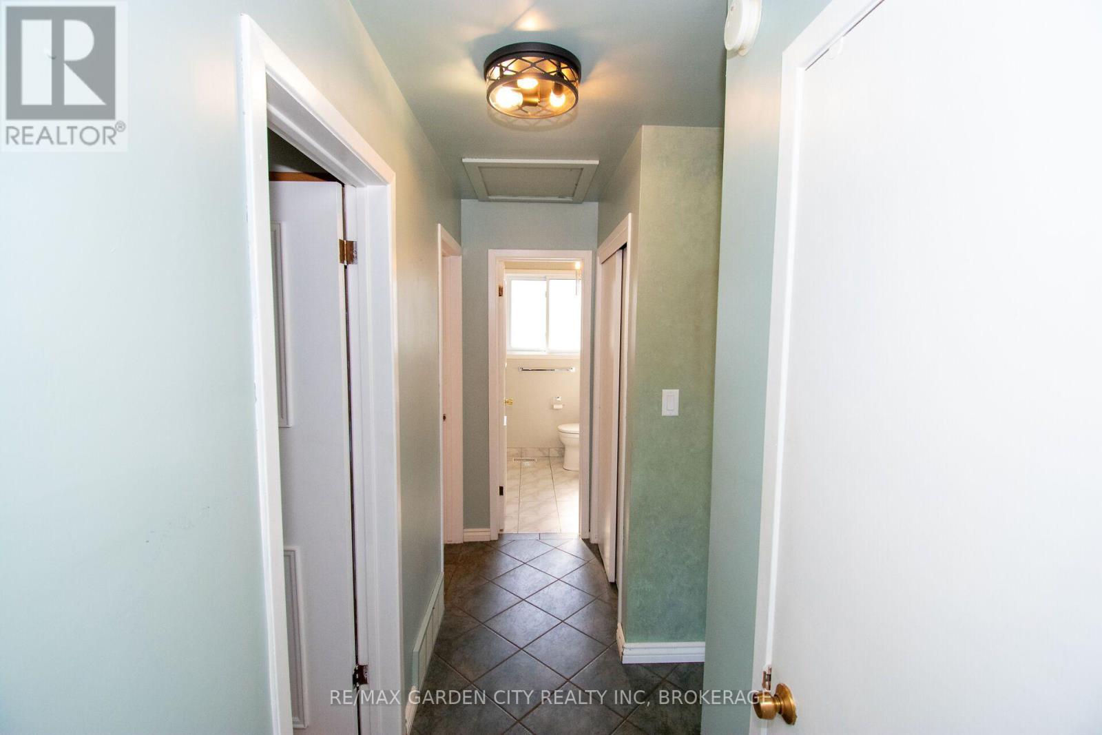 15 Karen Crescent — photo 20