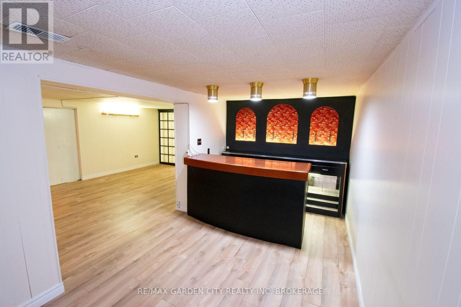 15 KAREN CRESCENT - 38