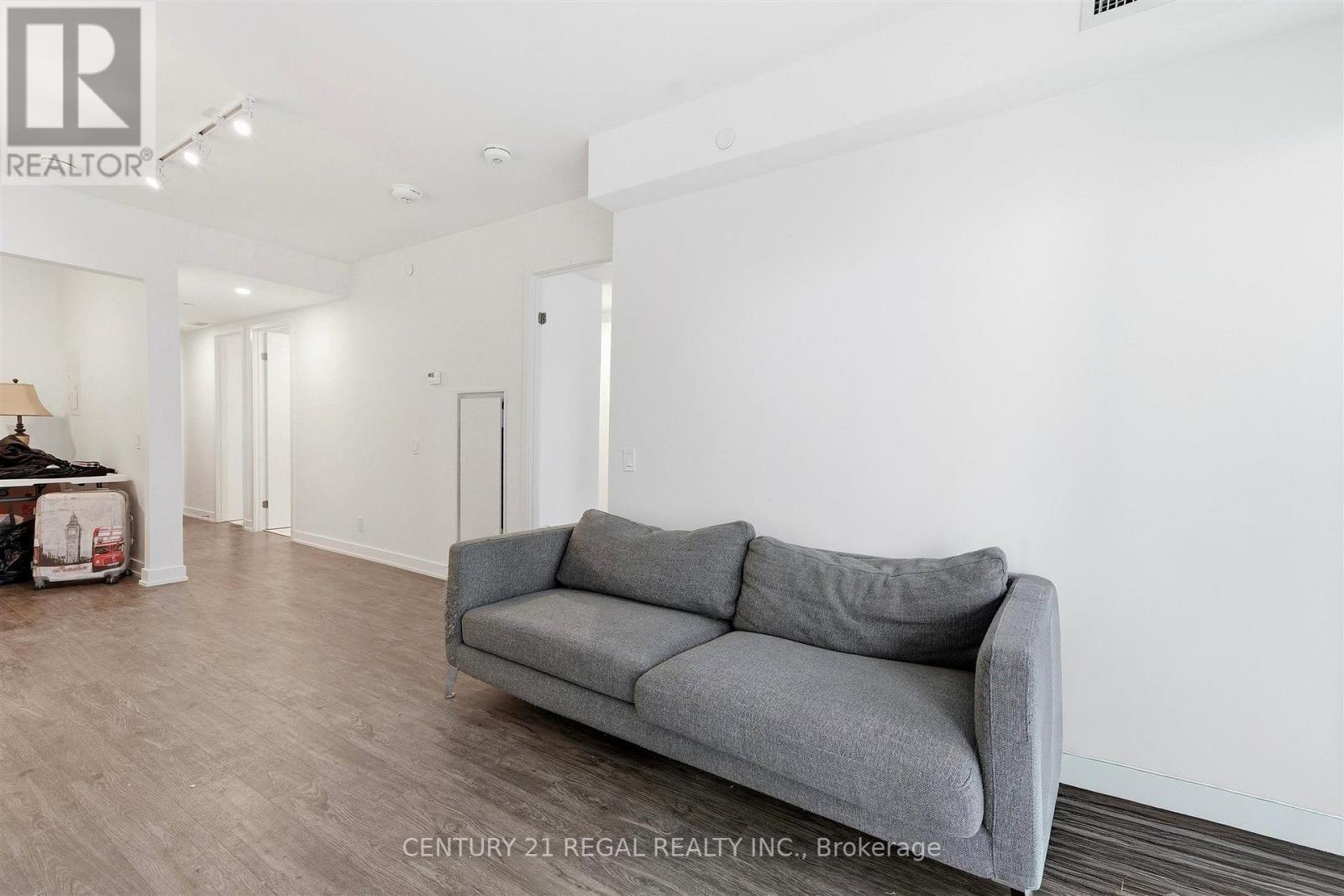 88 Queen Street East — photo 14