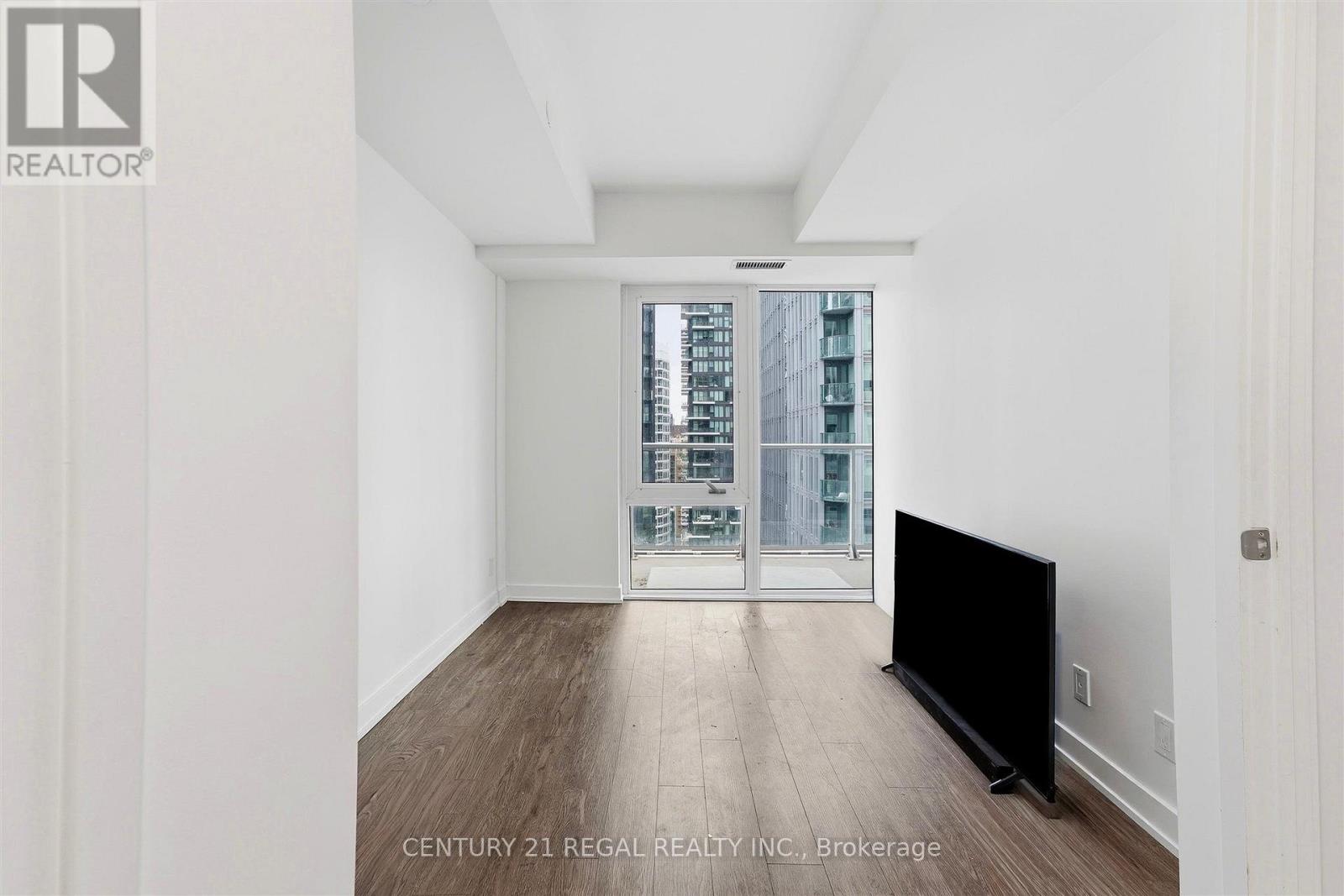 88 Queen Street East — photo 20