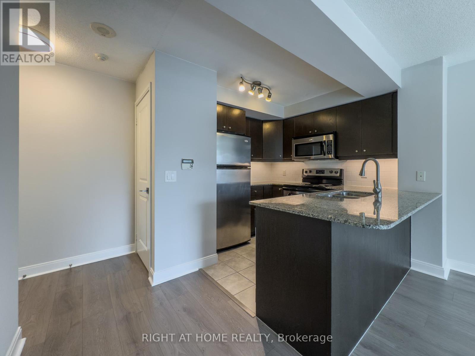 1 Scott Street — photo 18