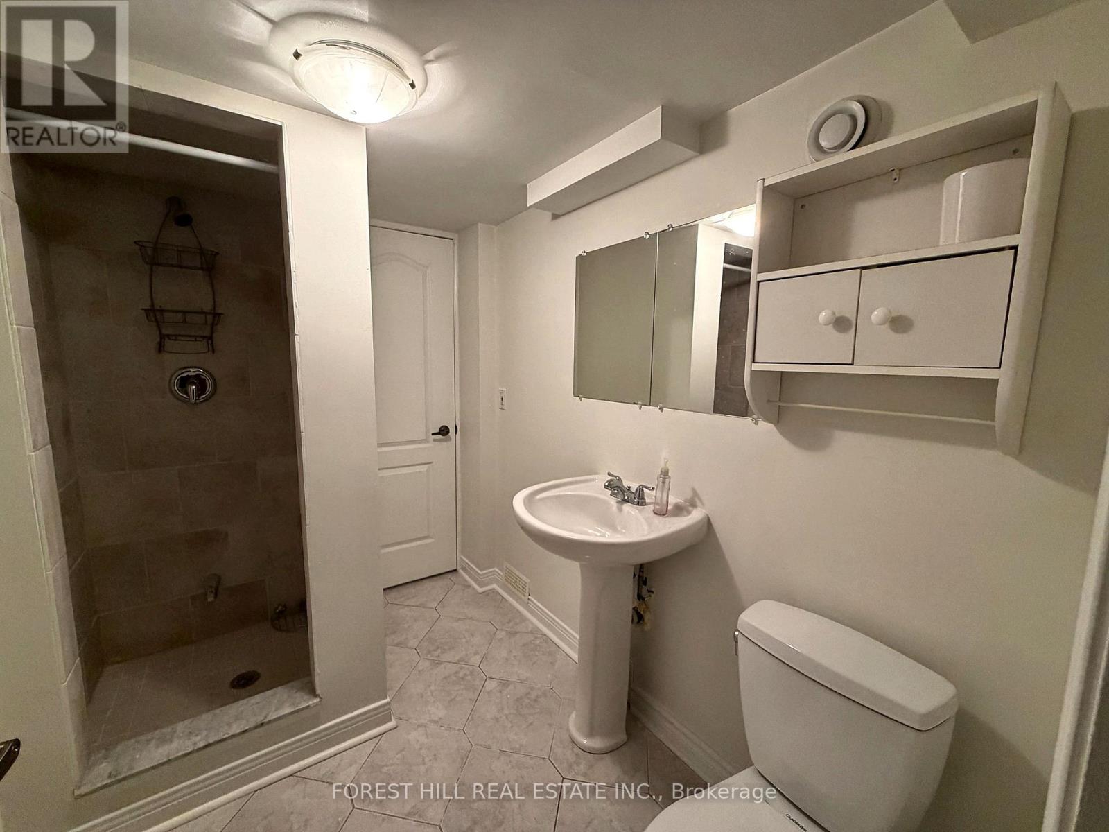 24 Green Ash Crescent — photo 15
