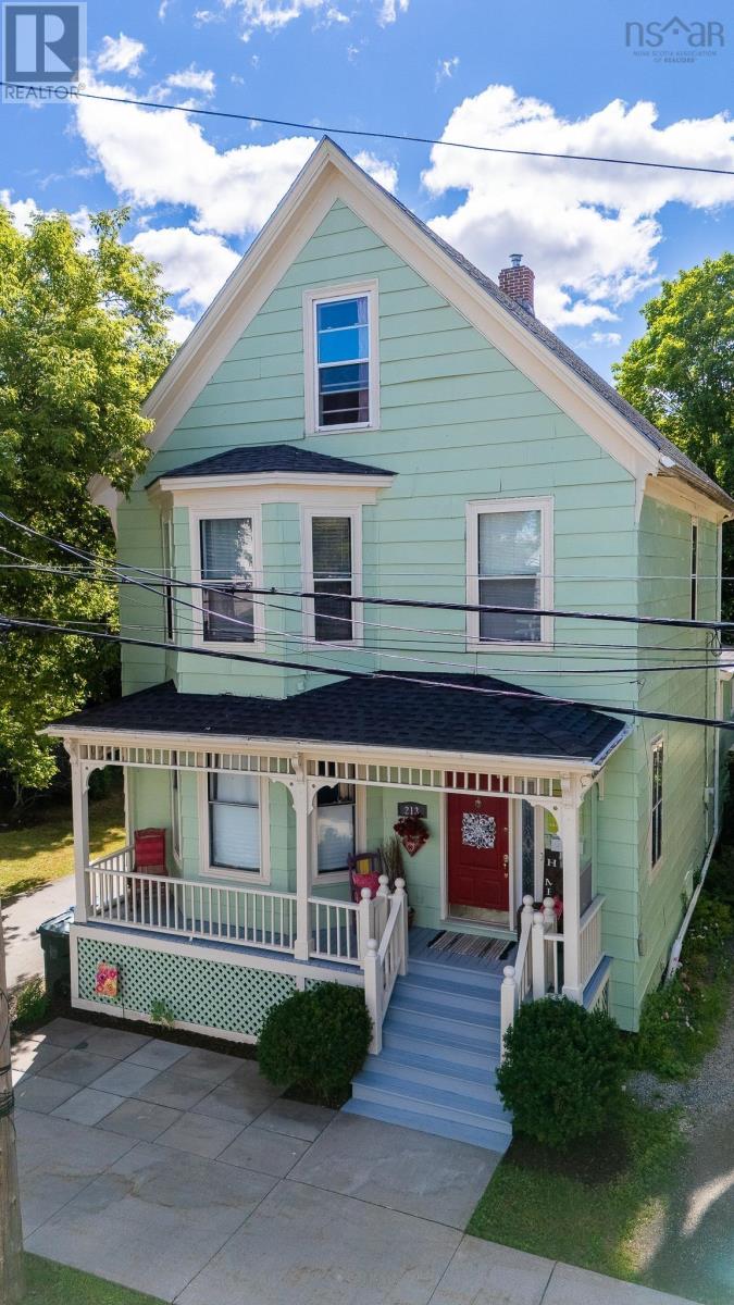 213 Victoria Street - 40