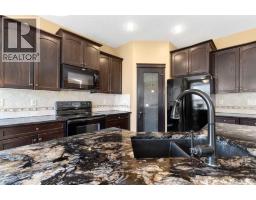 Kitchen - 29 Lakeland Road, Sylvan Lake, AB T4S0A3 Photo 8