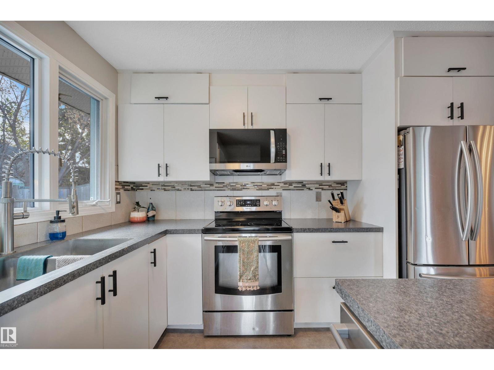 132 Garland Crescent, photo 16