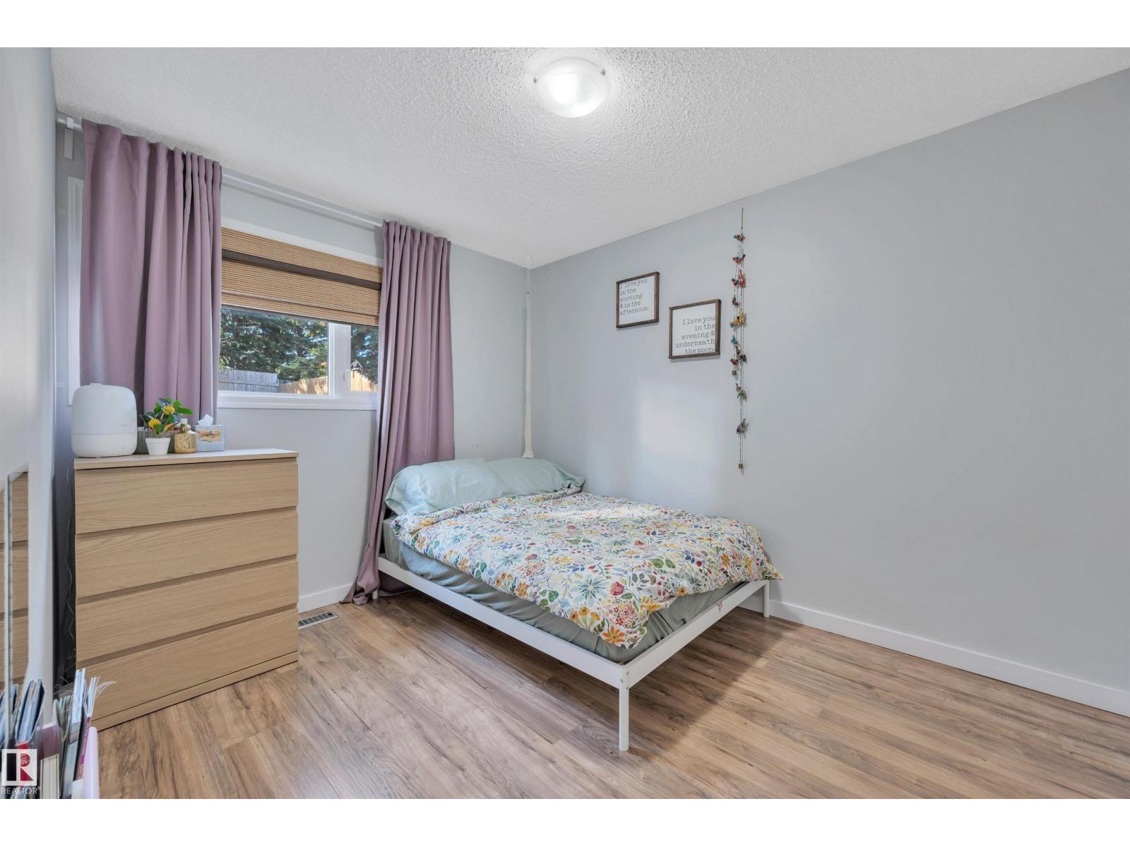 132 Garland Crescent, photo 23