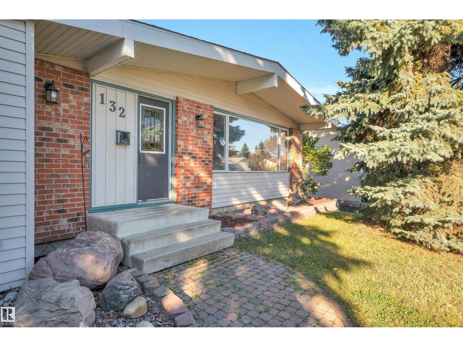 132 Garland Crescent, photo 3
