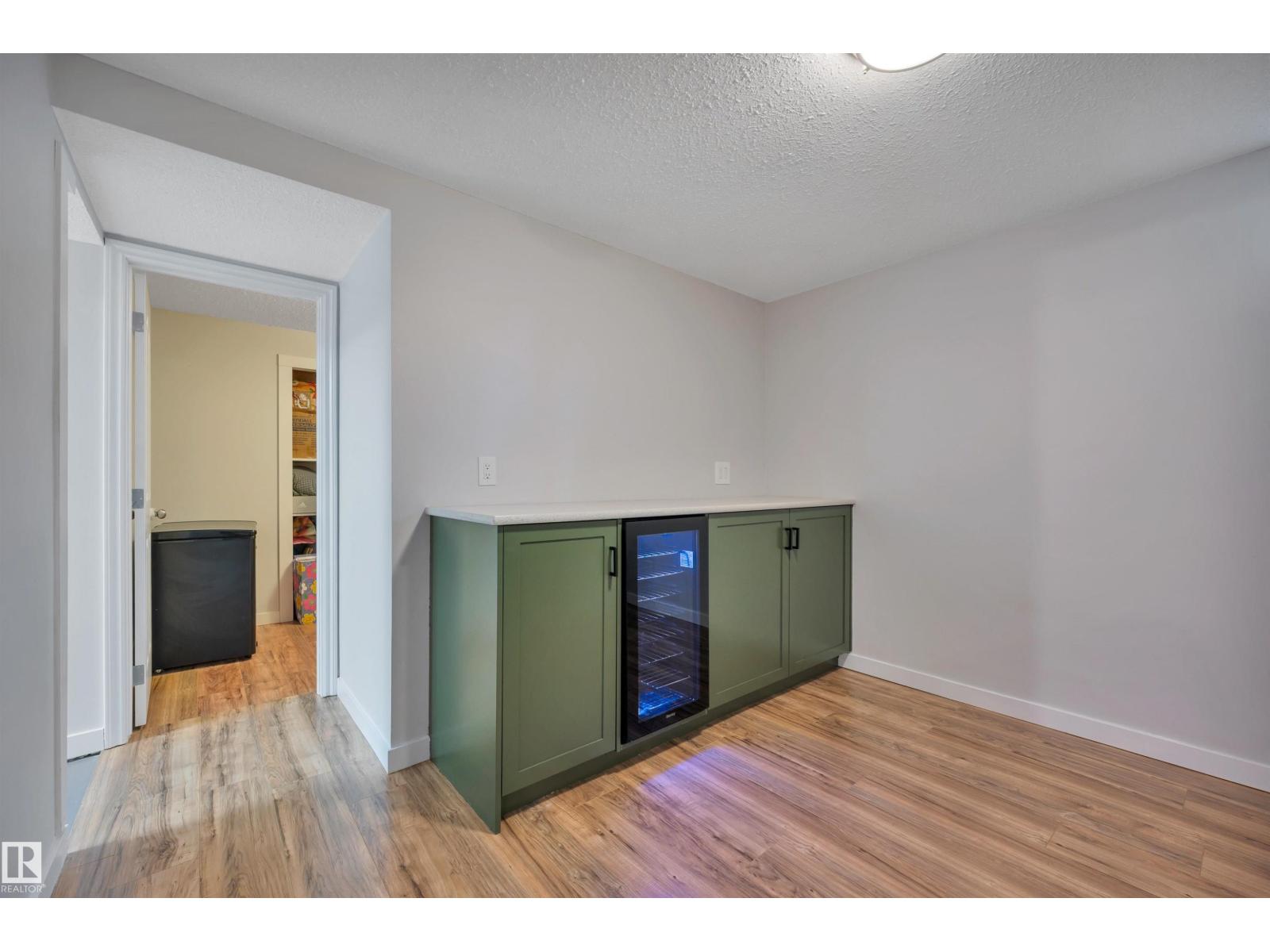 132 Garland Crescent, photo 33