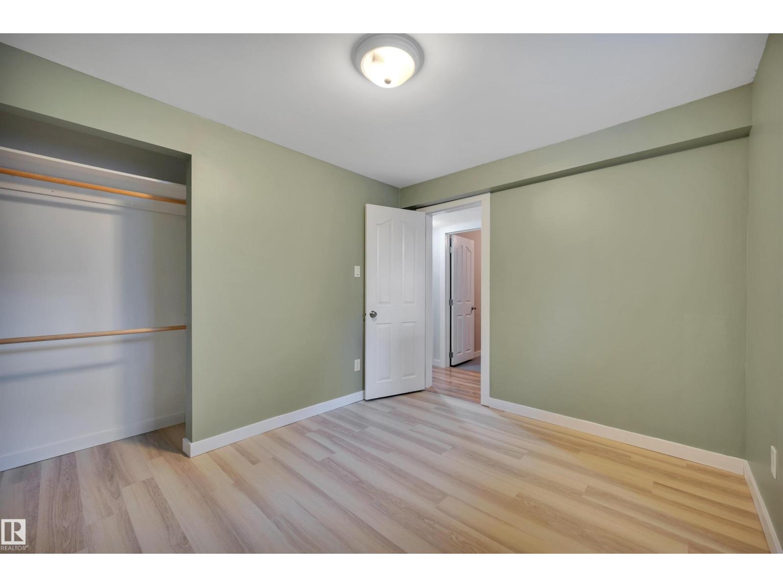 132 Garland Crescent, photo 34