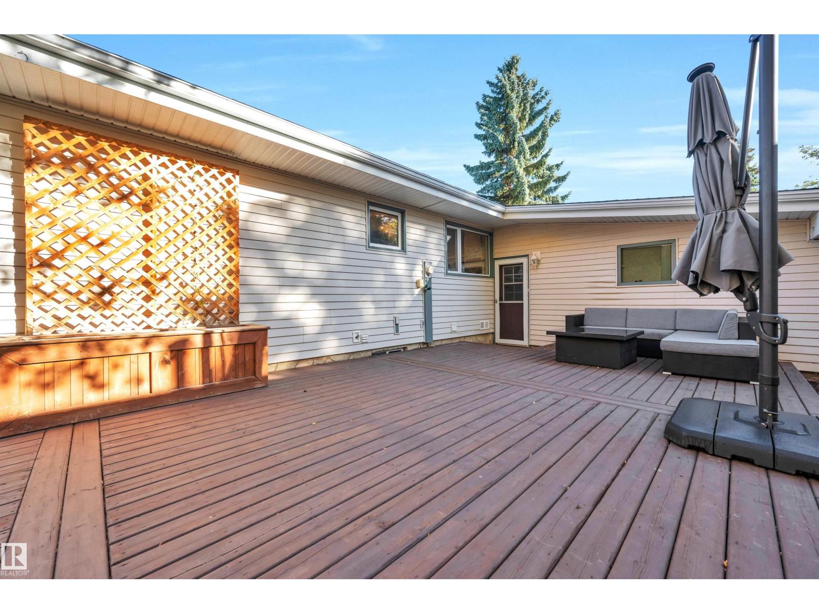 132 Garland Crescent, photo 41