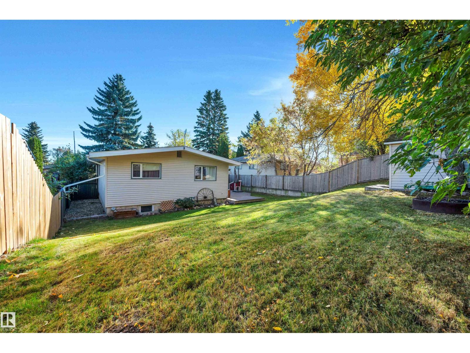 132 Garland Crescent, photo 47