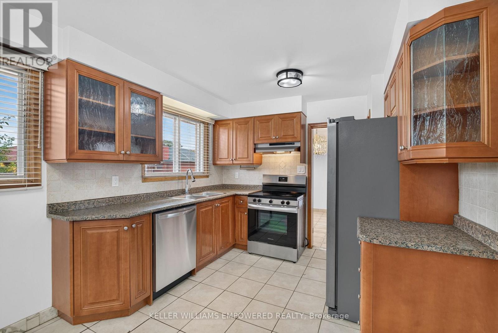 MAIN - 6 ARCHWAY CRESCENT, Toronto (Humbermede) — photo 12