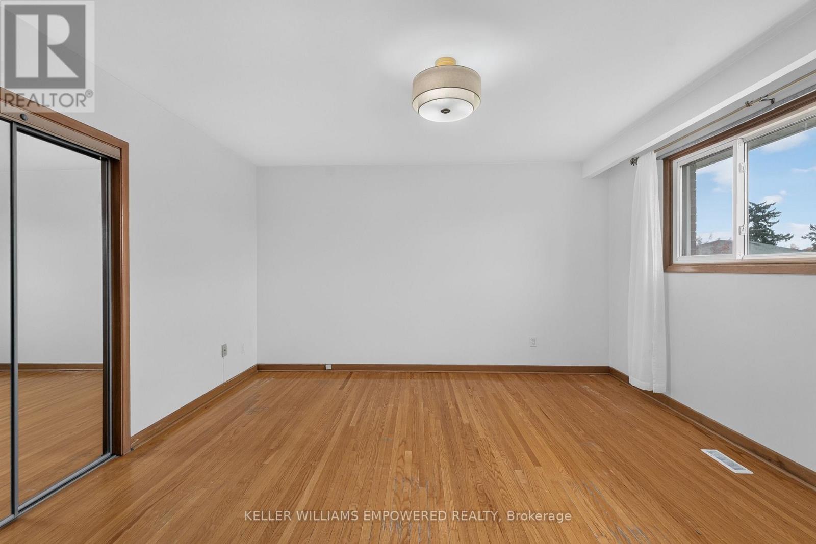 6 Archway Crescent — photo 17