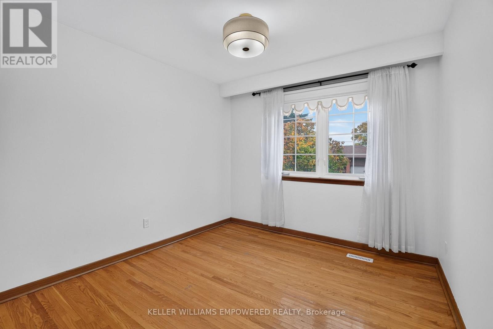 6 Archway Crescent — photo 25