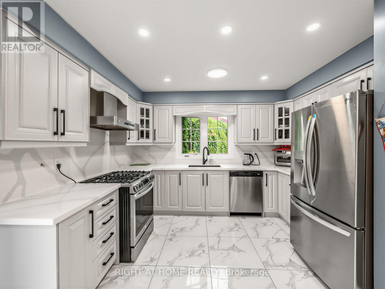 106 Worthington Avenue, Brampton, ON photo 15
