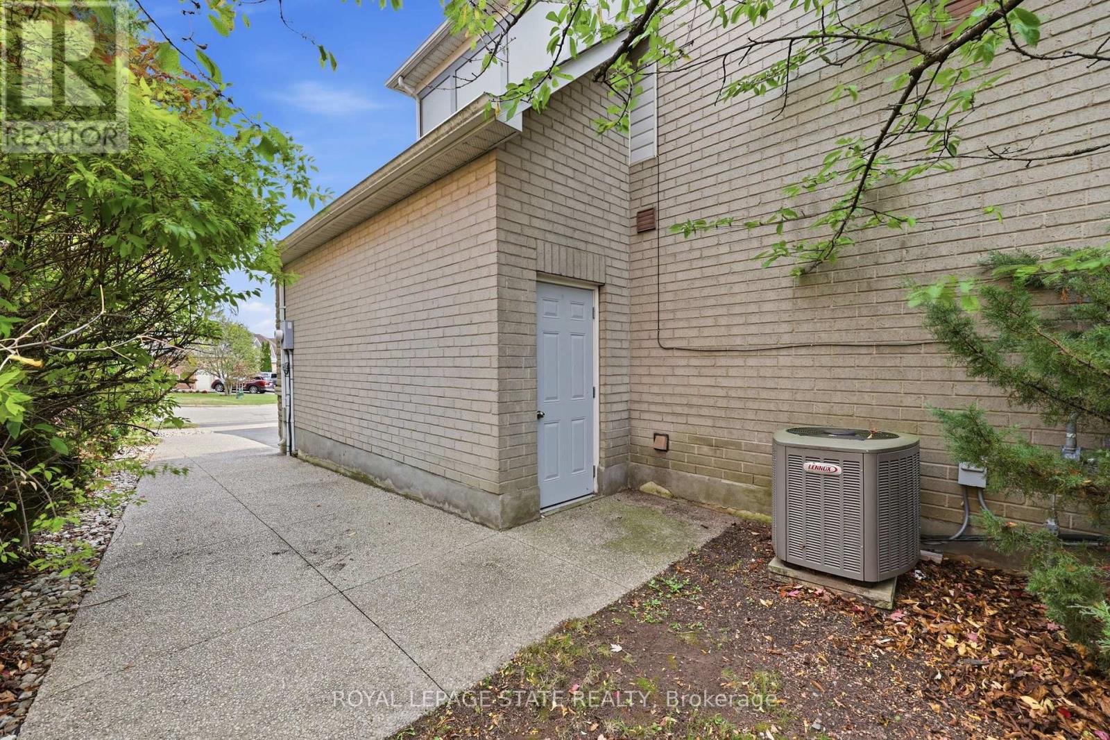 62 ANDERSON COURT - 48