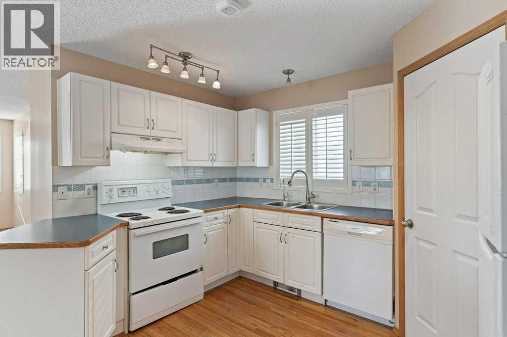 127 Erin Meadow Crescent SE - photo 9