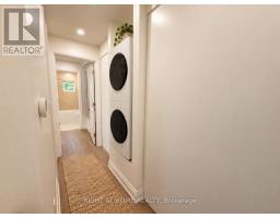 Bathroom - 3 - 57 Hepbourne Street, Toronto, ON M6H1K4 Photo 7