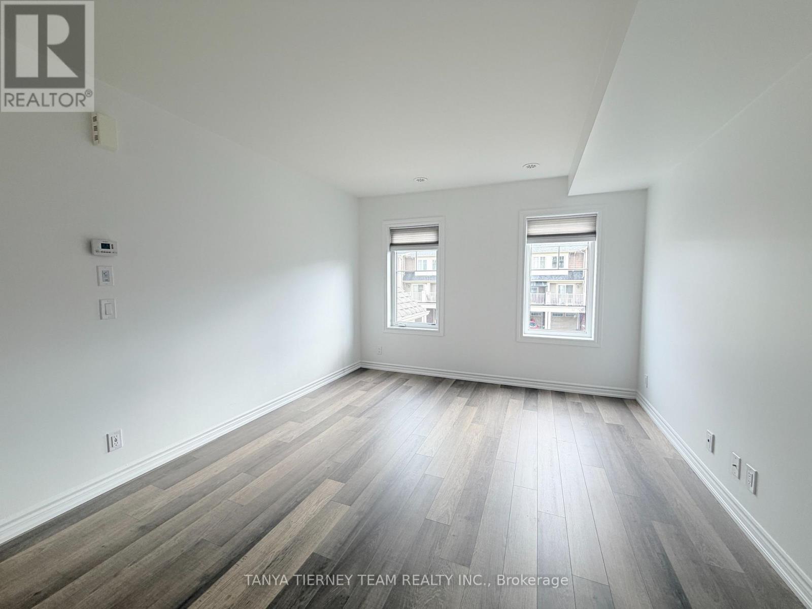 5- 2500 Hill Rise Court, Oshawa, ON photo 5