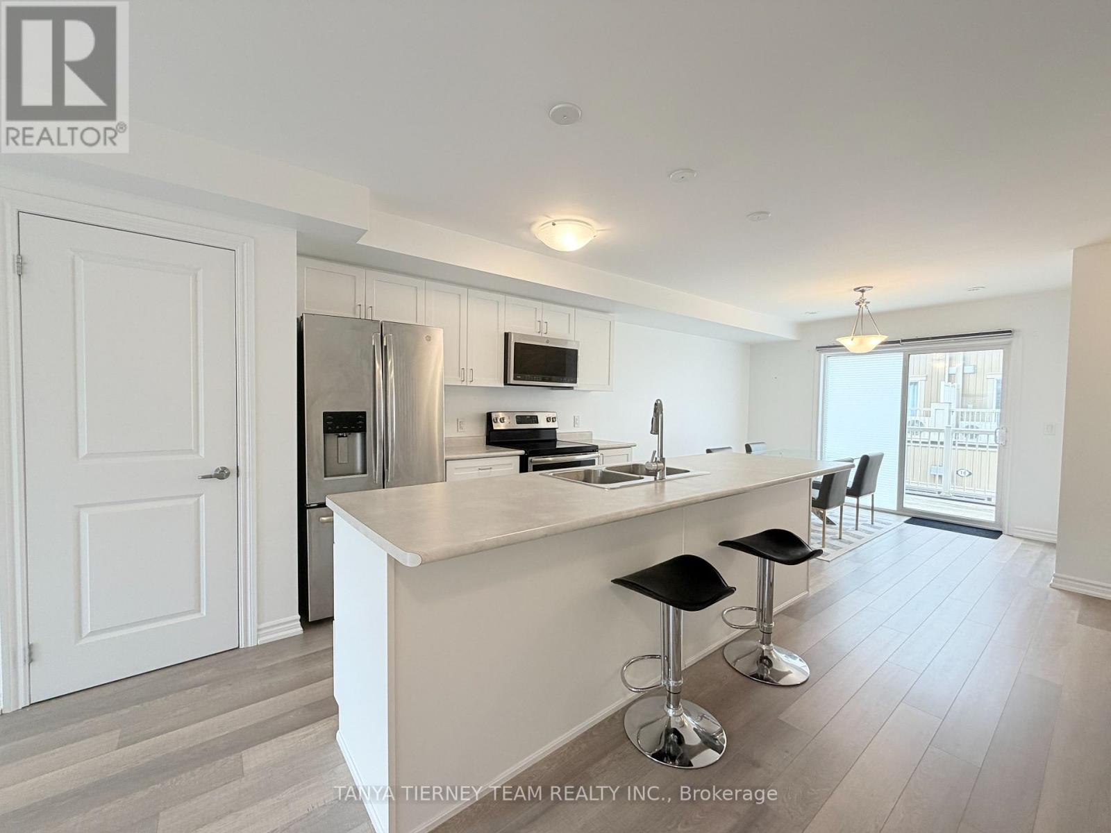 5- 2500 Hill Rise Court, Oshawa, ON photo 9