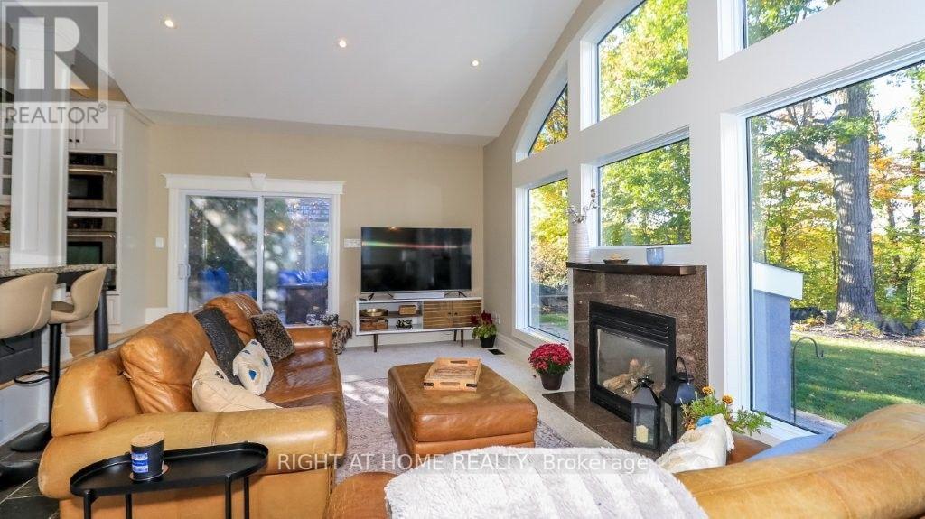 44 HIGHLAND DRIVE - 19