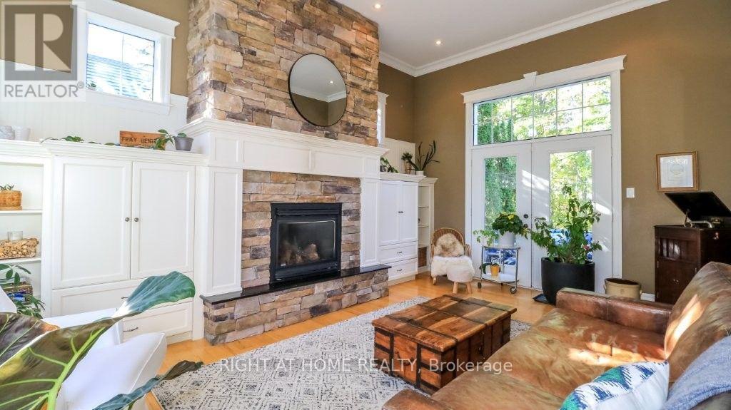 44 HIGHLAND Drive, Oro-Medonte, ON photo 4