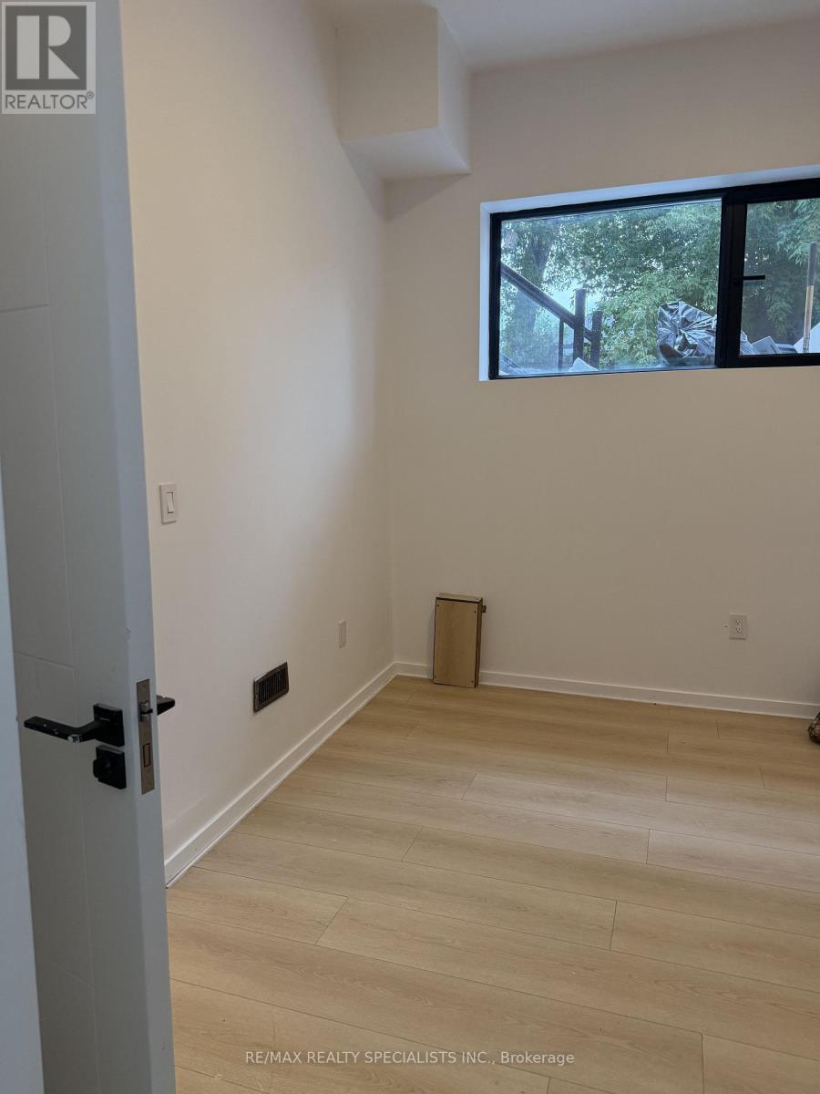 65 Bexhill Avenue — photo 17